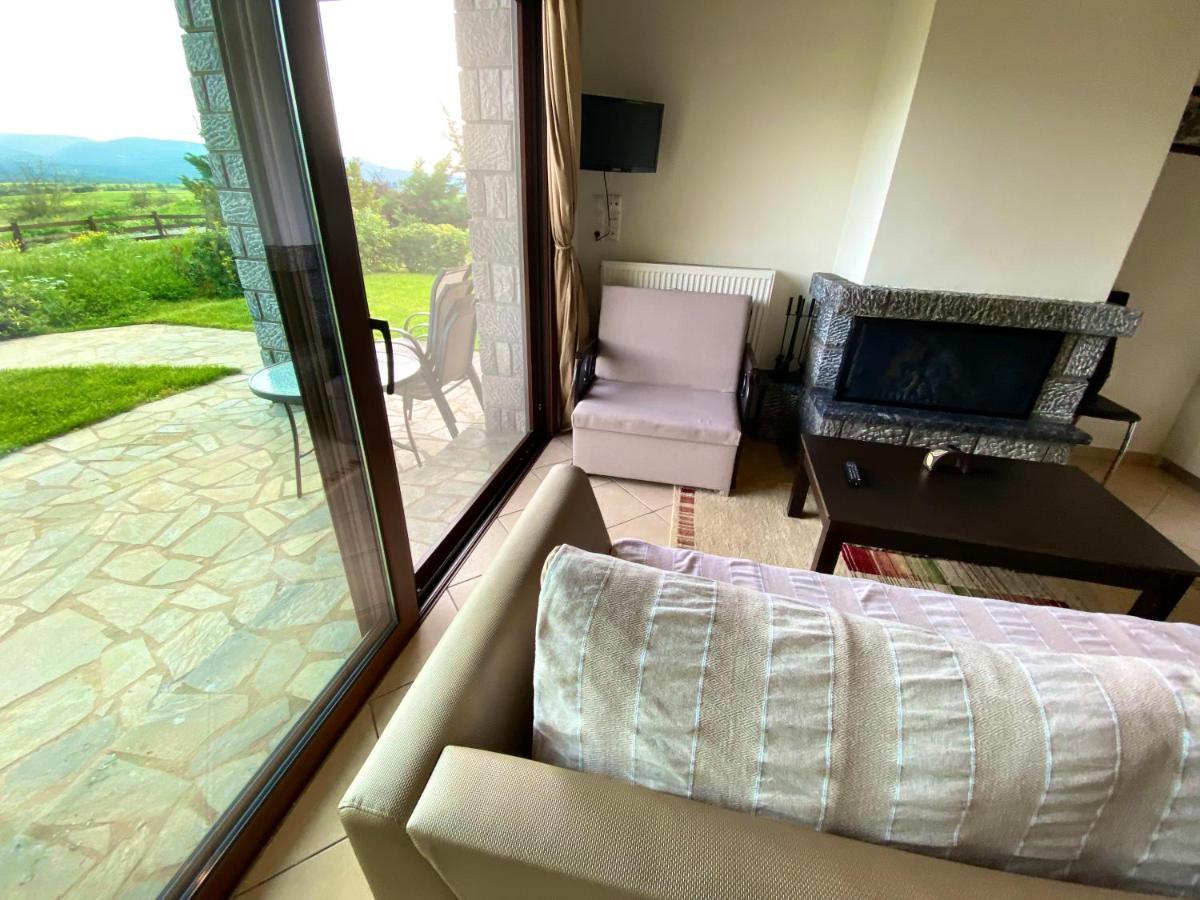 Lithos Villas Amfiklia Bagian luar foto