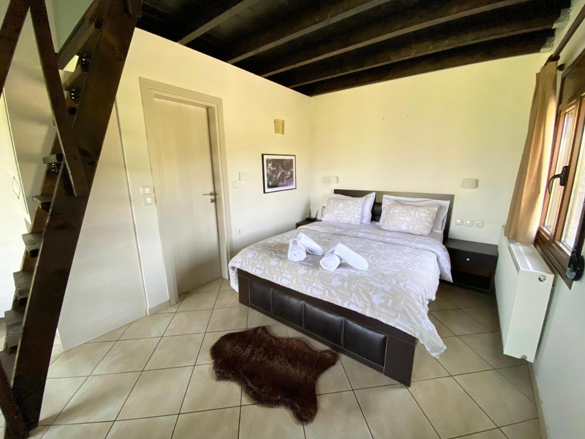 Lithos Villas Amfiklia Bagian luar foto