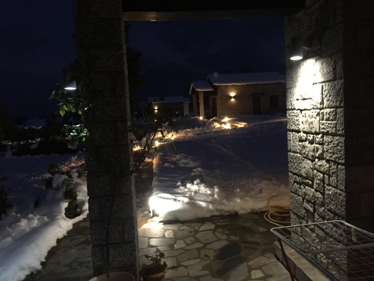 Lithos Villas Amfiklia Bagian luar foto