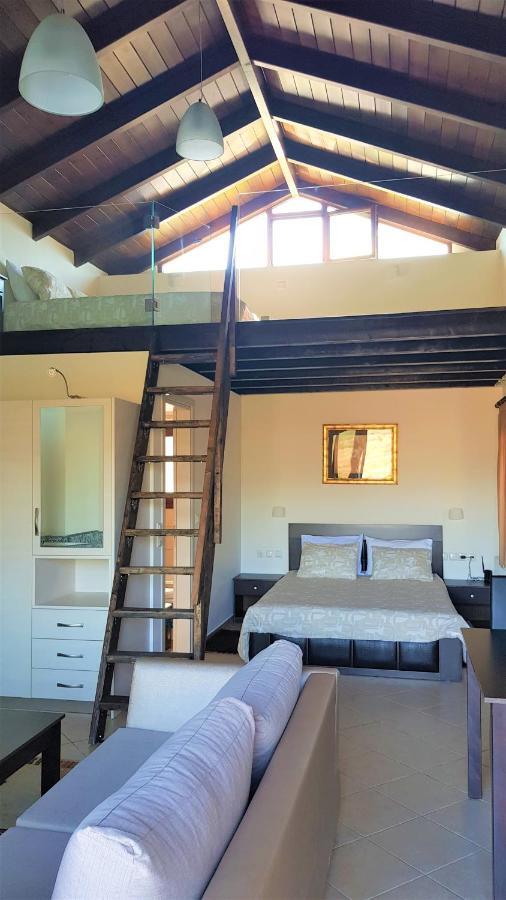 Lithos Villas Amfiklia Bagian luar foto
